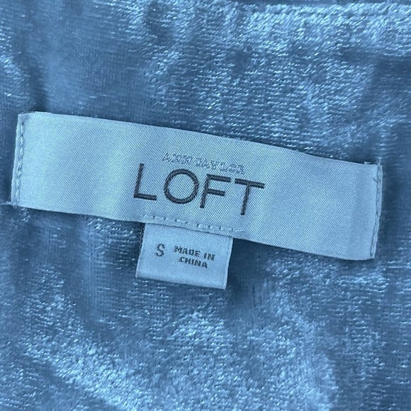 Loft Shirt Womens Size Small Gray Velour Short Sleeve VNeck - Picture 4 of 7